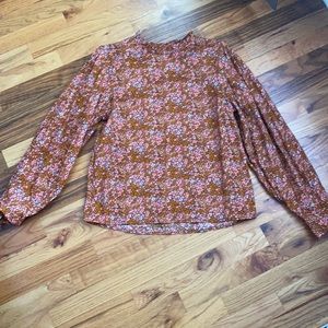 Universal Thread Peasant Top